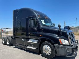 Used 2018 Freightliner Cascadia 125 Sleeper in Laredo Texas