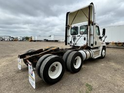 Used 2015 Freightliner Cascadia Day Cab in Laredo Texas