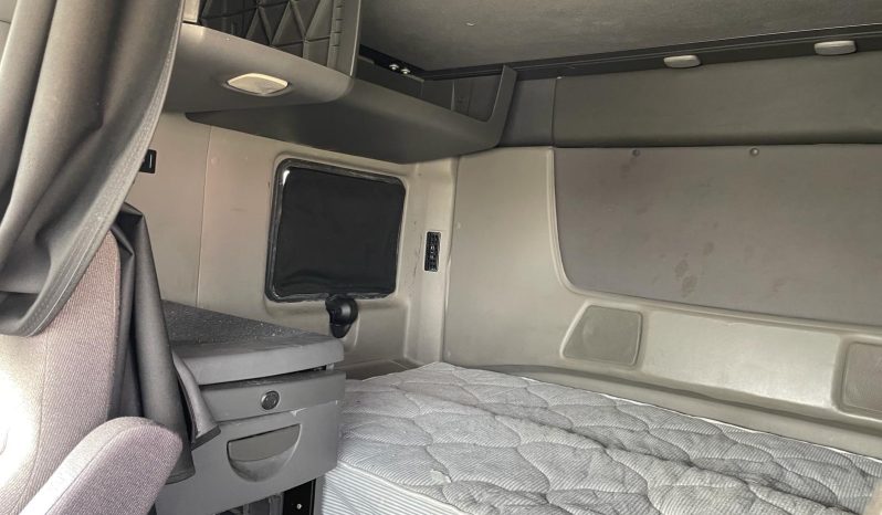 
								Used 2019 International LT625 Sleeper in Laredo Texas full									