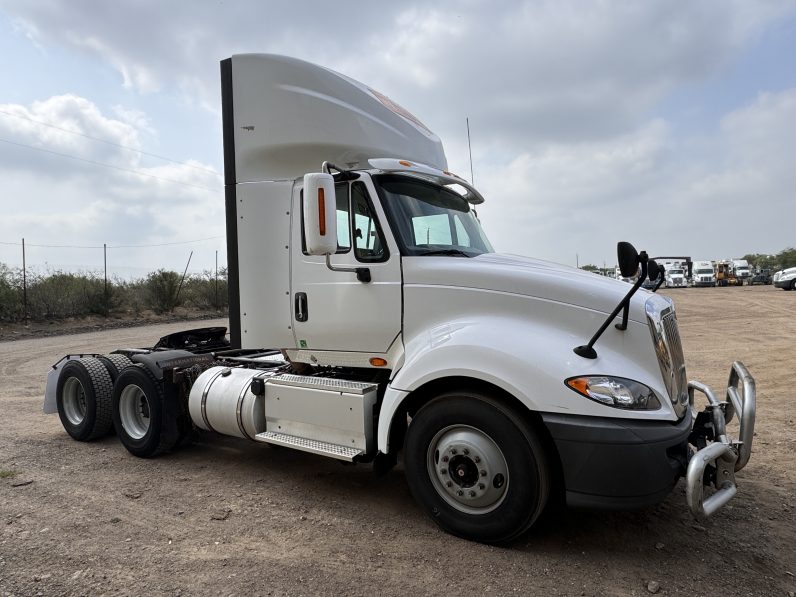 
								Used 2016 International Prostar Day Cab in Laredo Texas full									