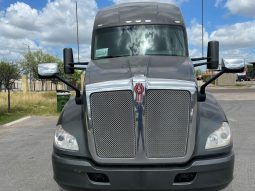 Used 2019 Kenworth T680 Sleeper in Laredo Texas