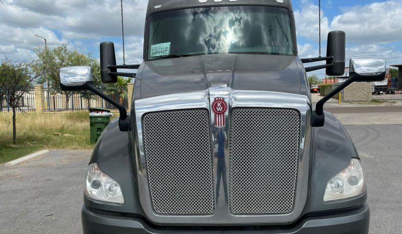 
								Used 2019 Kenworth T680 Sleeper in Laredo Texas full									