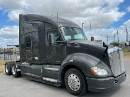 Used 2019 Kenworth T680 Sleeper in Laredo Texas