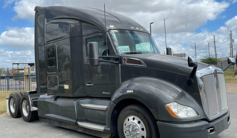 
								Used 2019 Kenworth T680 Sleeper in Laredo Texas full									