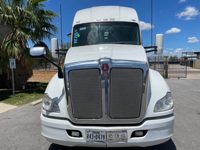 
								Used 2020 Kenworth Sleeper in Laredo Texas full									