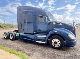 Used 2016 Kenworth T680 Sleeper in Laredo Texas