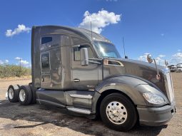 Used 2017 Kenworth T680 Sleeper in Laredo Texas