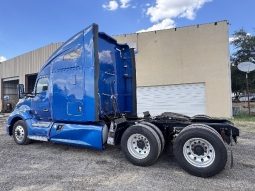 Used 2017 Kenworth T680 Sleeper in Laredo Texas