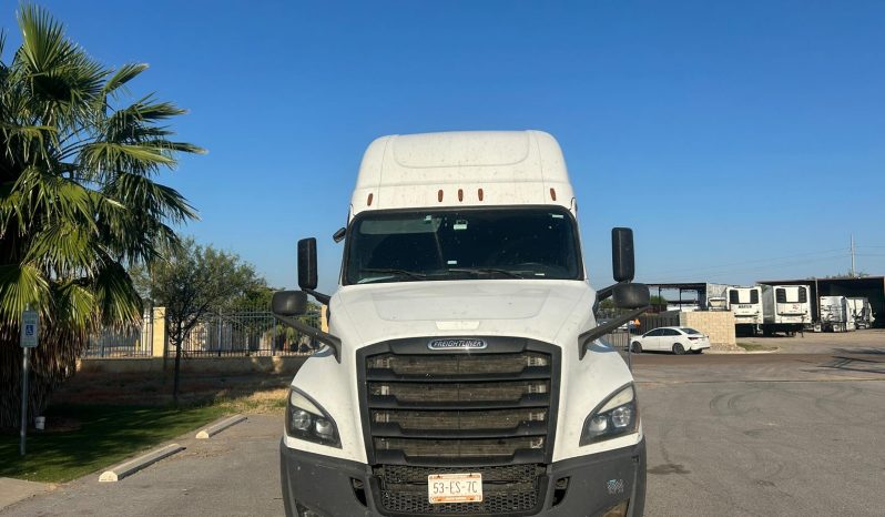 
								Used 2019 Freightliner Cascadia Sleeper in Laredo Texas full									