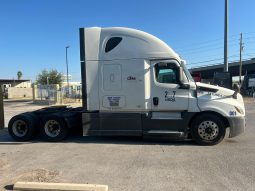 Used 2019 Freightliner Cascadia Sleeper in Laredo Texas