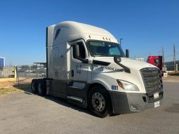 Used 2019 Freightliner Cascadia Sleeper in Laredo Texas