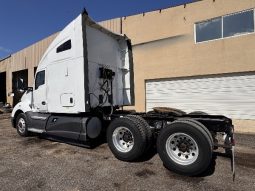 Used 2017 Kenworth T680 Sleeper in Laredo Texas