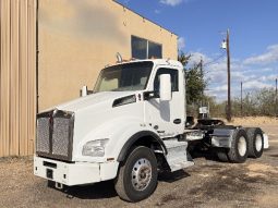 Used 2016 Kenworth T880 Day Cab in Laredo Texas