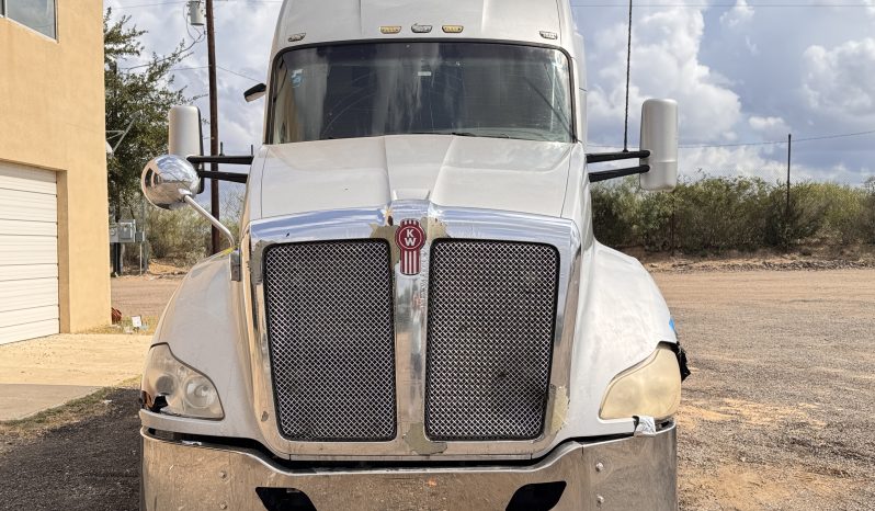 
								Used 2014 Kenworth T680 Sleeper in Laredo Texas full									