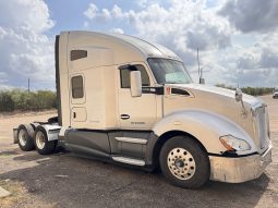 Used 2014 Kenworth T680 Sleeper in Laredo Texas