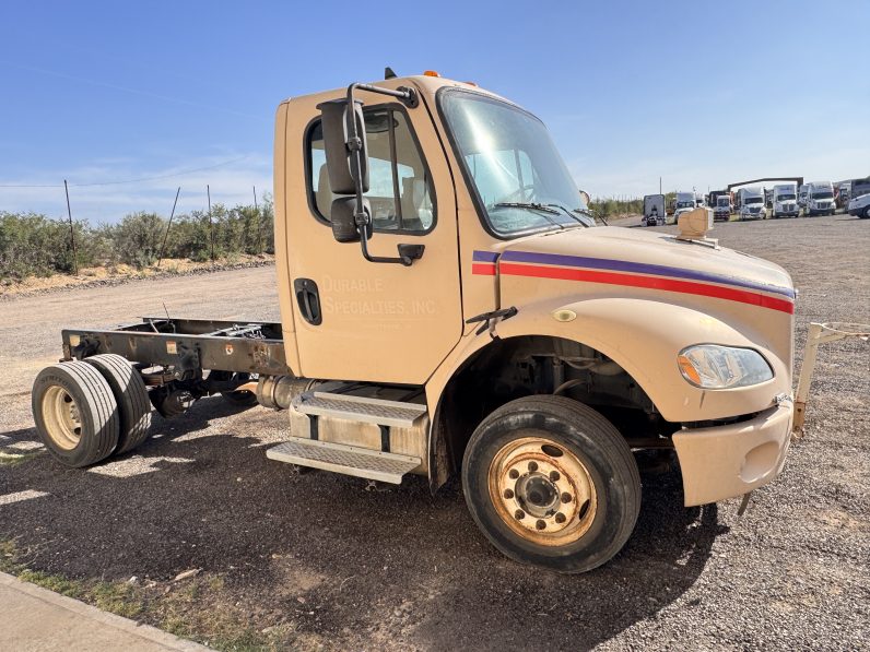 
								Used 2010 Freightliner Day Cab in Laredo Texas full									