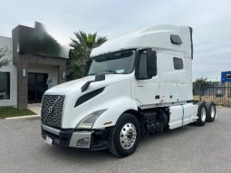 Used 2019 Volvo Sleeper in Laredo Texas