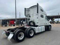 Used 2019 Volvo Sleeper in Laredo Texas