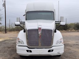 Used 2017 Kenworth T680 Sleeper in Laredo Texas