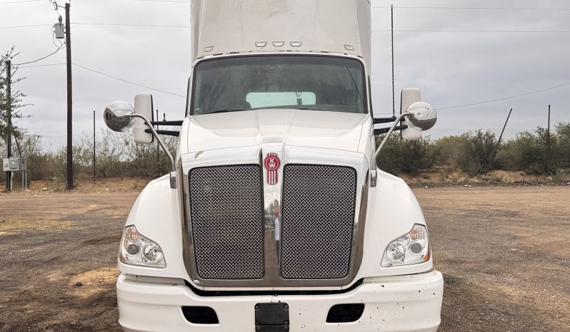 
								Used 2014 Kenworth T680 Day Cab in Laredo Texas full									