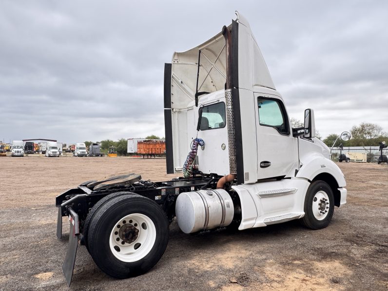 
								Used 2014 Kenworth T680 Day Cab in Laredo Texas full									