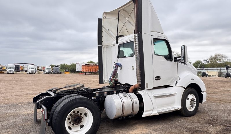 
								Used 2014 Kenworth T680 Day Cab in Laredo Texas full									