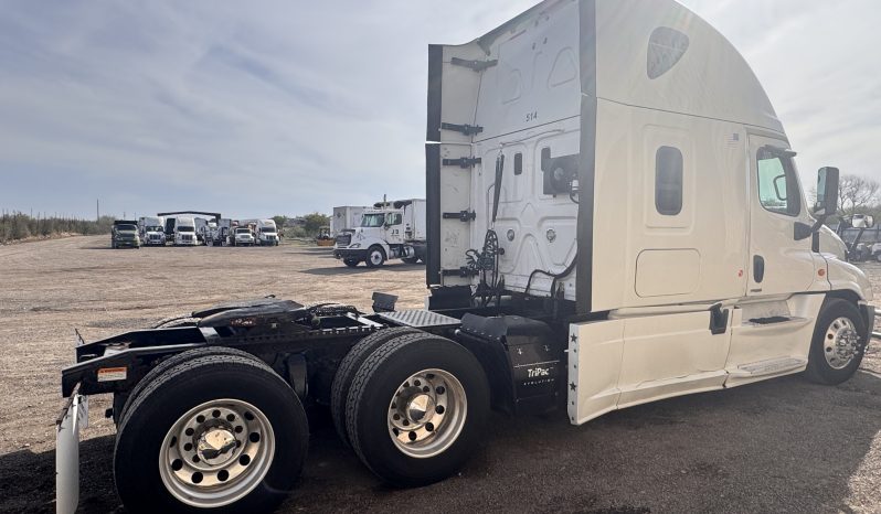 
								Used 2016 Freightliner Cascadia Sleeper in Laredo Texas full									