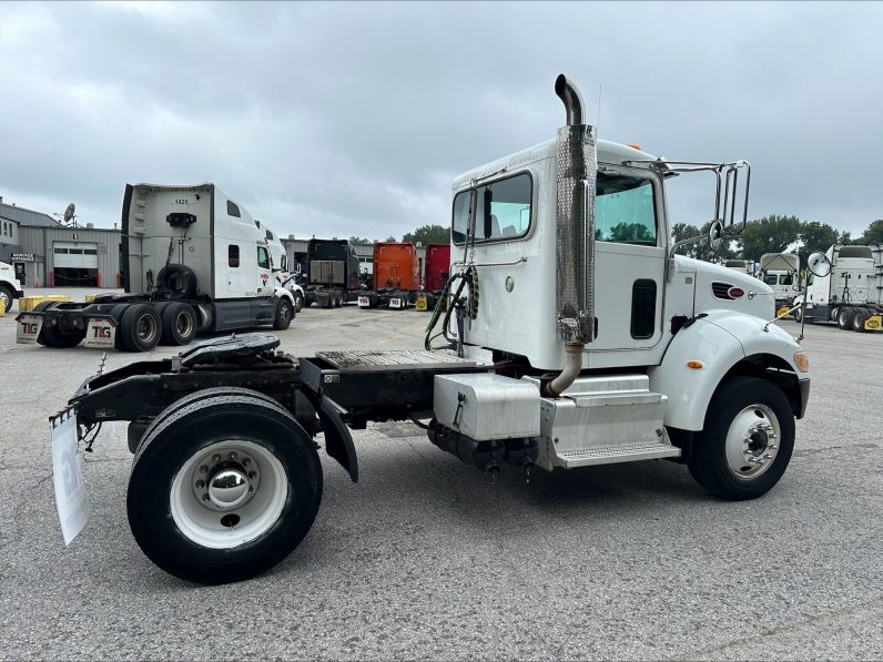 
								Used 2015 Peterbilt 337 Day Cab in Portage Indiana full									