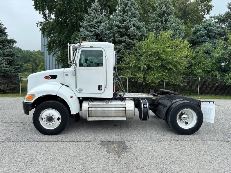 
								Used 2015 Peterbilt 337 Day Cab in Portage Indiana full									