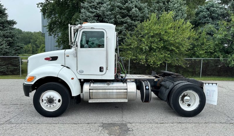 
								Used 2015 Peterbilt 337 Day Cab in Portage Indiana full									