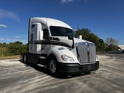 Used 2021 Kenworth T680 Sleeper in Kansas Missouri