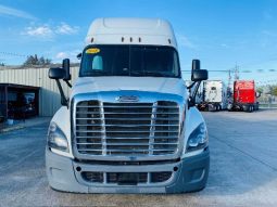 Used 2019 Freightliner Cascadia Sleeper in Houston Texas