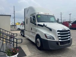 Used 2020 Freightliner Cascadia Sleeper in Houston Texas