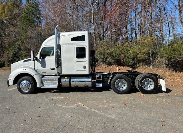 
								Used 2019 Kenworth T880 Sleeper in Charlotte North Carolina full									