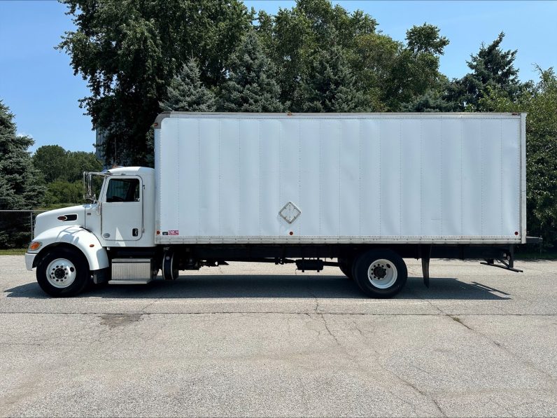 
								Used 2018 Peterbilt 337 Box Truck in Portage Indiana full									