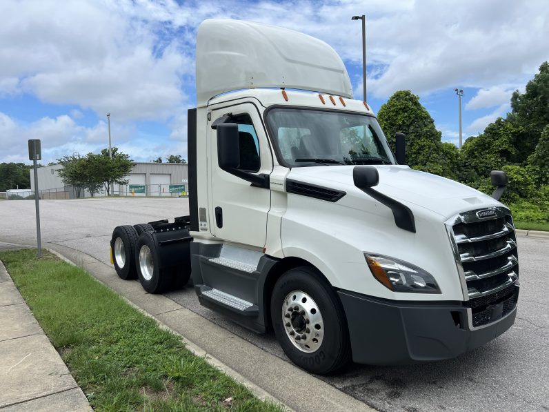 
								Used 2019 Freightliner Cascadia 126 Day Cab in Raleigh North Carolina full									