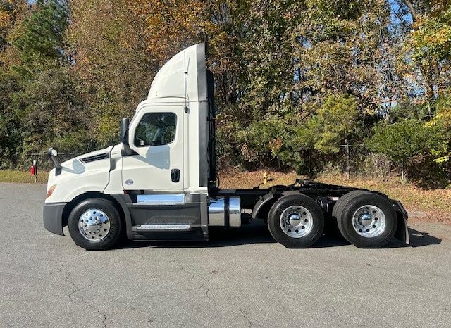 
								Used 2020 Freightliner Cascadia 126 Day Cab in Charlotte North Carolina full									