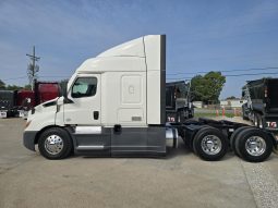 Used 2021 Freightliner CASCADIA 116 Sleeper in Lowell Arkansas