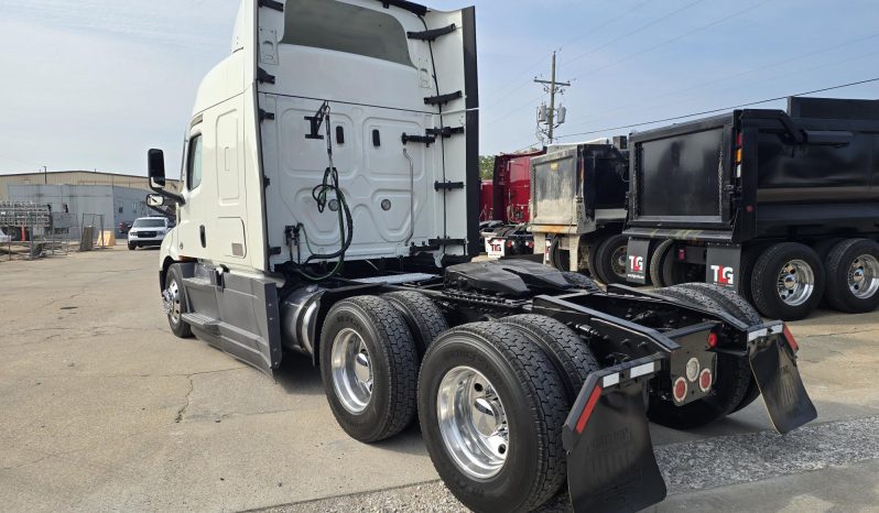 
								Used 2021 Freightliner CASCADIA 116 Sleeper in Lowell Arkansas full									