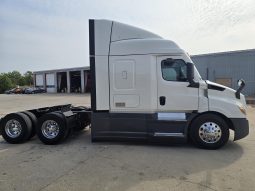 Used 2021 Freightliner CASCADIA 116 Sleeper in Lowell Arkansas