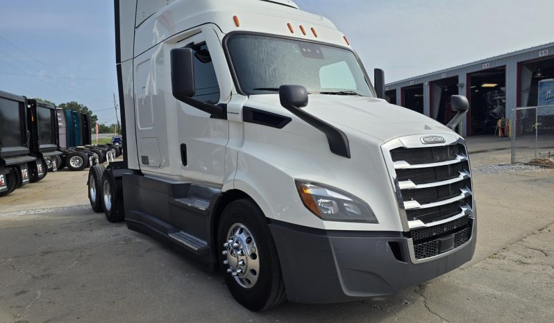 
								Used 2021 Freightliner CASCADIA 116 Sleeper in Lowell Arkansas full									