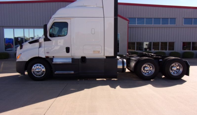 
								Used 2021 Freightliner CASCADIA 116 Sleeper in Van Buren Arkansas full									