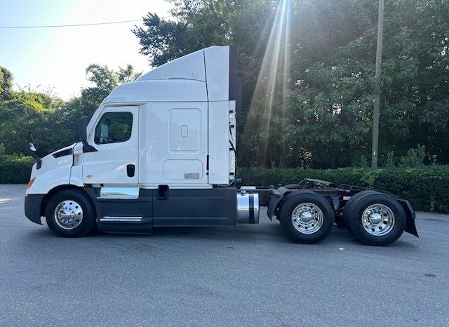 
								Used 2021 Freightliner CASCADIA 116 Sleeper in Charlotte North Carolina full									