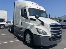 Used 2021 Freightliner CASCADIA 116 Sleeper in Evansville Indiana