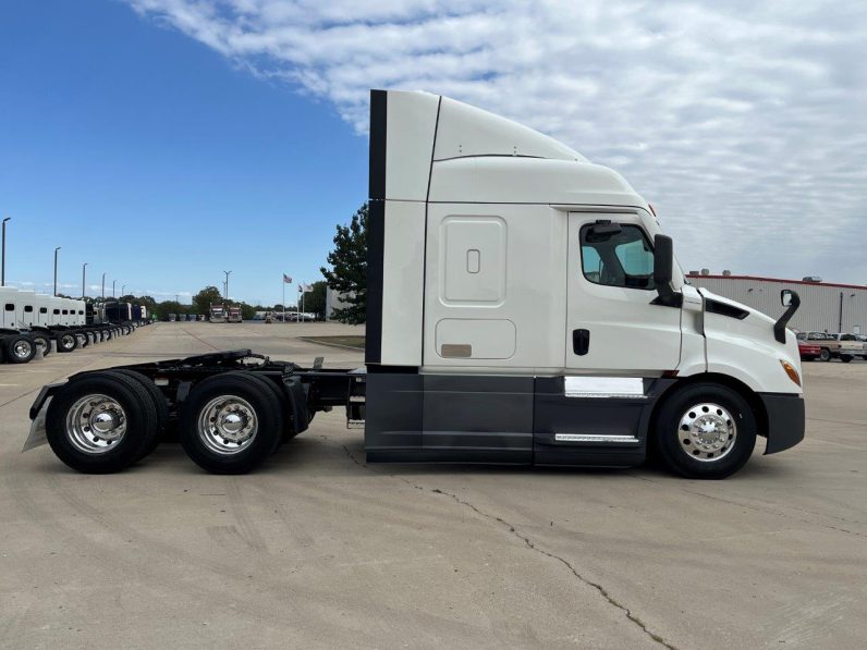 
								Used 2021 Freightliner CASCADIA 116 Sleeper in Strafford Missouri full									