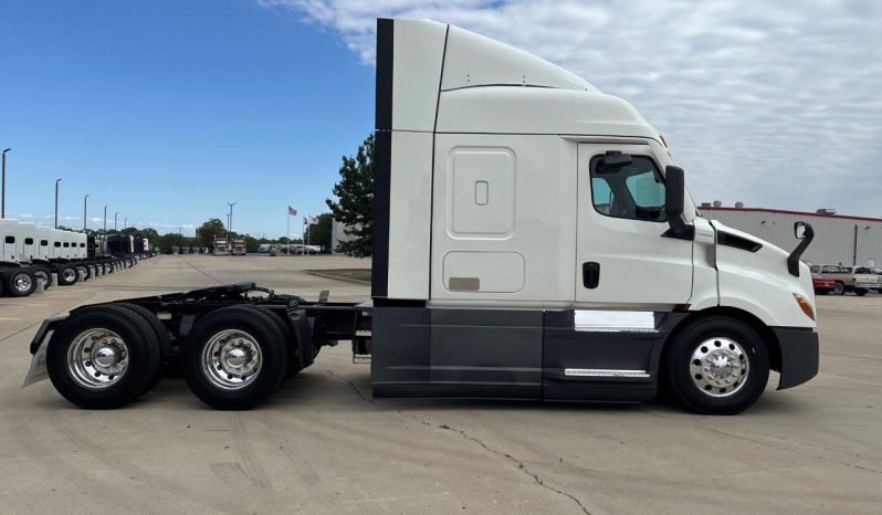 
								Used 2021 Freightliner CASCADIA 116 Sleeper in Strafford Missouri full									