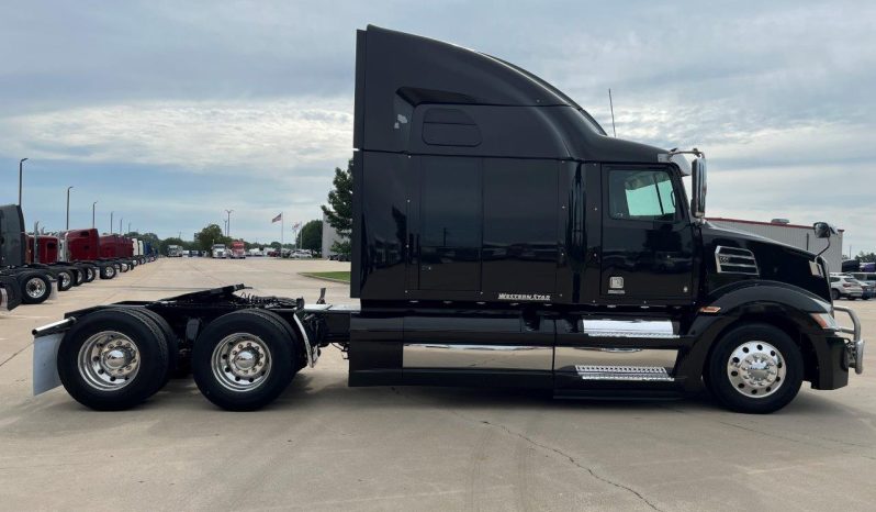 
								Used 2021 Western Star 5700 Sleeper in Strafford Missouri full									