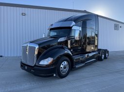 Used 2022 Kenworth T680 Sleeper in Lowell Arkansas