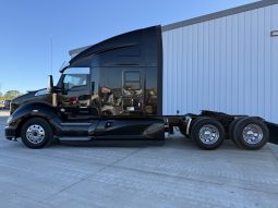 Used 2022 Kenworth T680 Sleeper in Lowell Arkansas