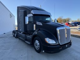 Used 2022 Kenworth T680 Sleeper in Lowell Arkansas